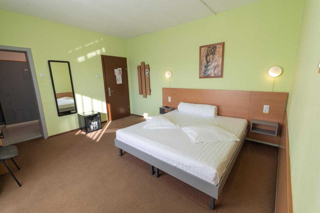 Hotel Vila Rosa 2 Kluž Exteriér fotografie
