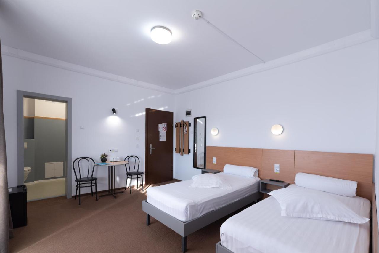 Hotel Vila Rosa 2 Kluž Exteriér fotografie